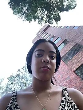 NAUGHTY_LITTLE_18 live