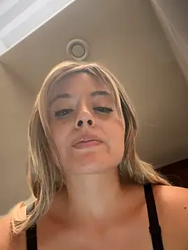 Xvctoriax8 live