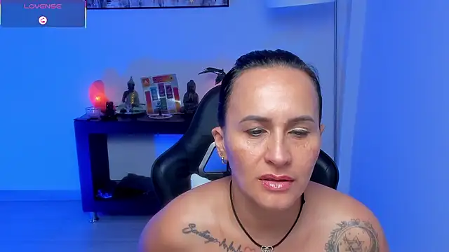 Sara_Charmy live