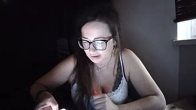 NoraMilf live