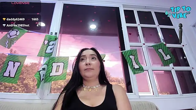 AlissaJoness live