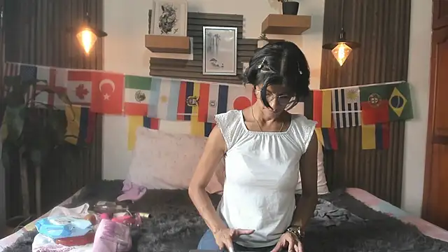 Evaa_campbell live