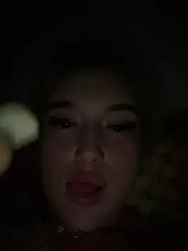 lyalyalii live