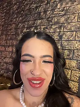 ArianaBlum live