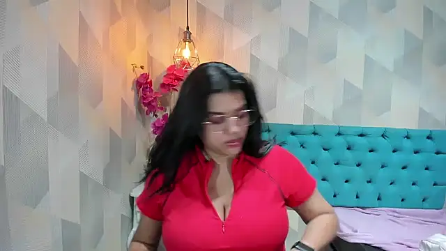 LindaBreeS live