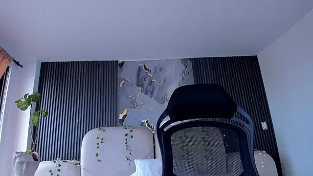CarolineFyre live