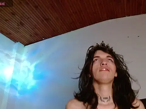 Scarlett_crastrawberry live