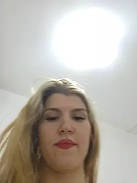 HotBlondie69 live