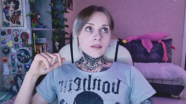 NaniMoore live