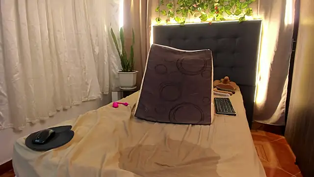 Delilah_85 live