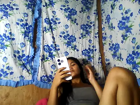 PinaySkinnyJust18 live