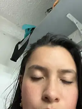 Miss_Bella_Flame live