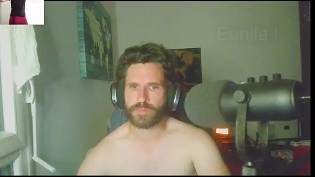 Eunile live