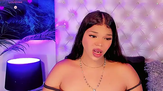 Keira_Fox31 live