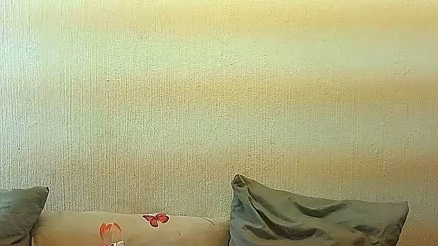 BrunetteNaomi8 live