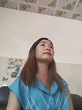 Sexy-ladyboobs20 live