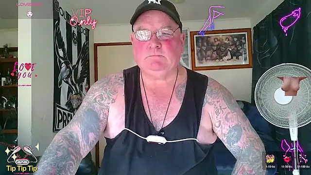 KINKYBLUEYES69 live