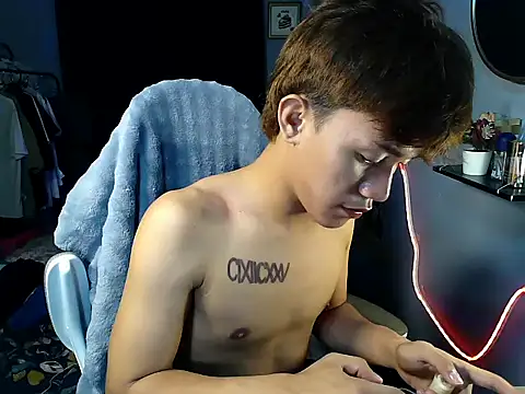 naughtyboyloy_0 live