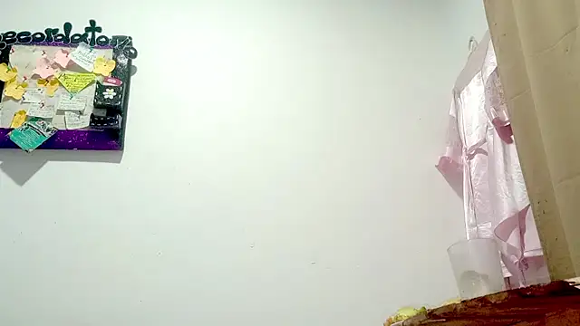 PetiteIvoryQueen19 live