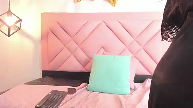 isa_cute_1 live