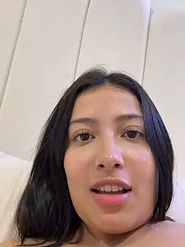 BellaSofyyy live