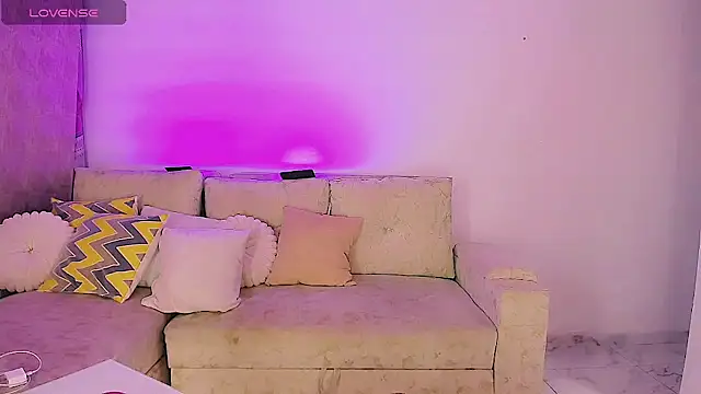 HANNAH_STEWART live