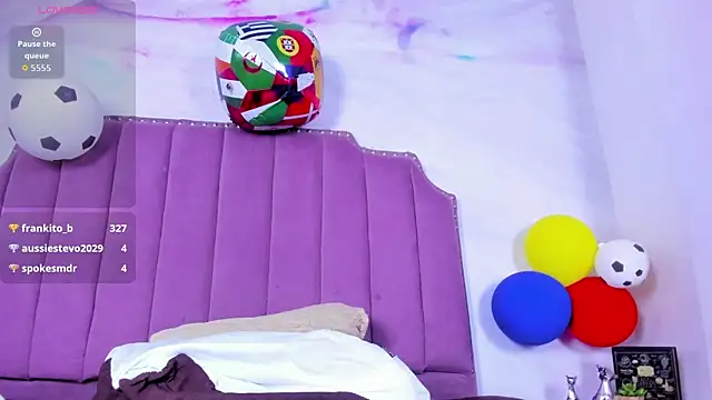Roxy_Medina live