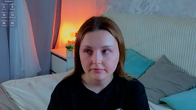 LorriMonz live