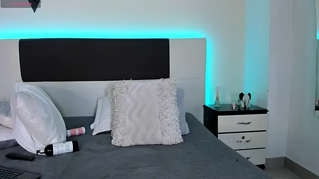 Sky_Loren live