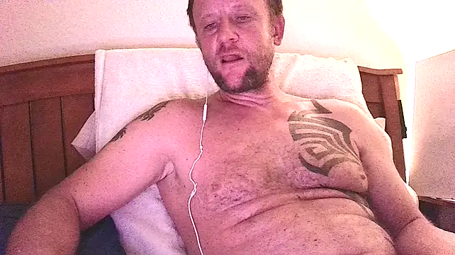 Yournaughty live