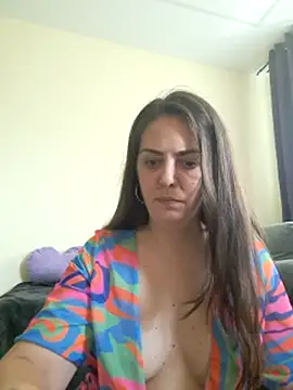 Arya_Malone live