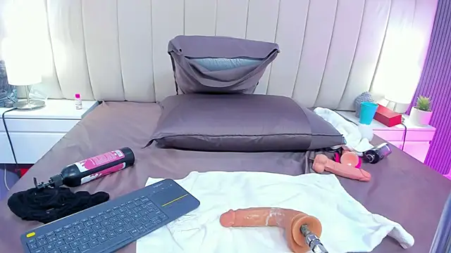 leela_ray live
