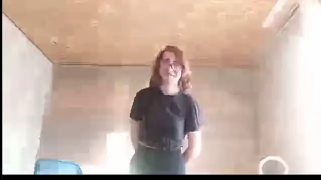 OliviaMoment live