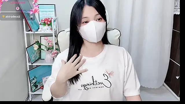 Clover_Nhi live