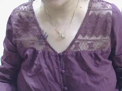 spicy_Zara live