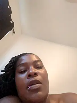 damnshegotass live