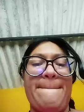 LatinSquirtBaby live