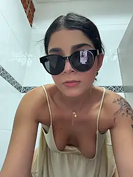 ArieliciousXXX live