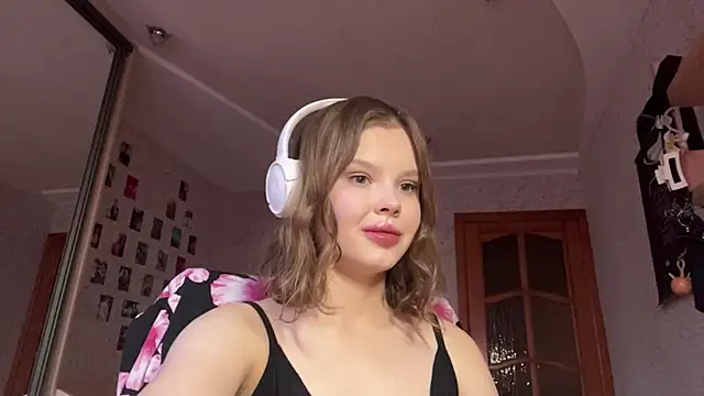 Vivienneyourdream live