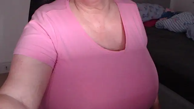 NoraMelow live