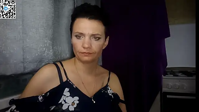HotMamaQueen234 live