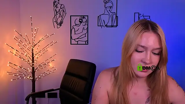 playful_sophie live