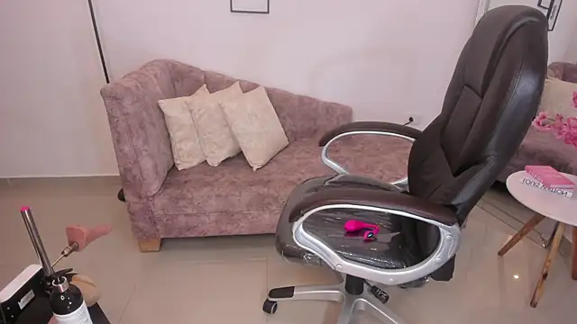 amara_foxx live