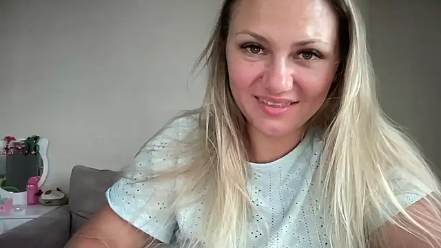 MonicaSweettty live
