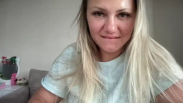 MonicaSweettty live