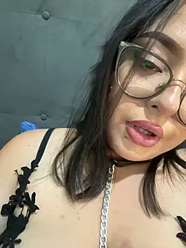 MileyGia live