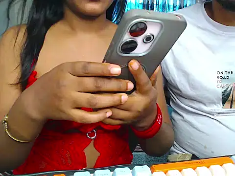 VelvetCoupleLive live