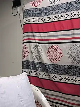 EmiliaRainboow live