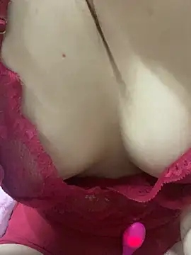 Fiona_babygirl live