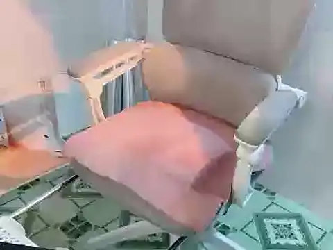 -Naomii_ live